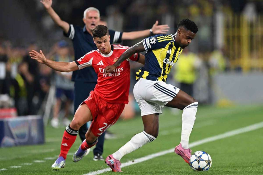 10 fos Benfica gol nelkuli dontetlent jatszik a Fenerbahce ellen a Bajnokok Ligaja playoff elso merkozesen