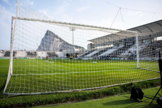 A Real Betis es Como jatekosai cserelnek uteseket egy hatalmas verekedes soran a baratsagos merkozesen