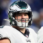 Az Eagles Landon Dickerson kis beavatkozason esik at a jobb meniscusan