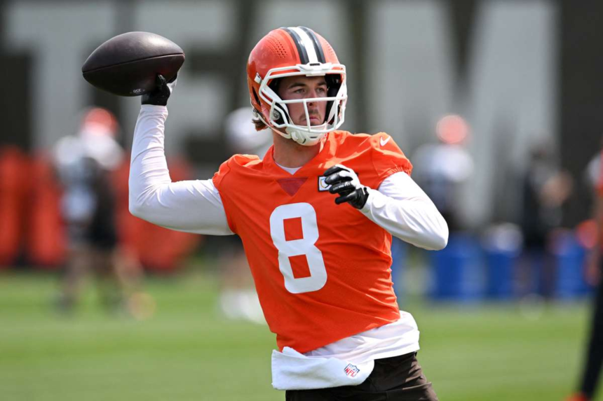 Cleveland Browns elcsereli Kenny Pickett iranyitot a Las Vegas Raidershez