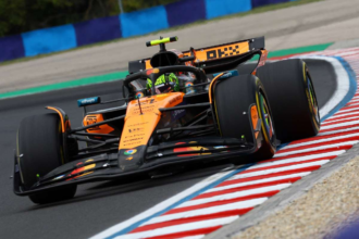 Lando Norris vezeti a McLaren duplat az elso edzesen a Magyar Nagydij elott