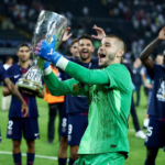 Luis Enrique elegedett az uj PSG kapussal Lucas Chevalier rel a debutalo buntetohos utan