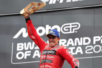 Marc Marquez megnyeri az Osztrak Nagydijat novelve elonyet testvere Alex elott a MotoGP cimharcban