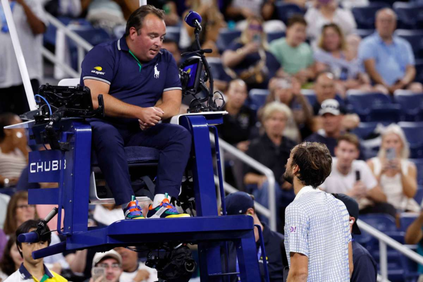 Medvedev es Bonzi elso fordulos osszecsapasa kaoszba fullad orosz tavozik az US Openrol