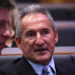 Melyik neves Premier League klub veszti el a labdarugo igazgatojat