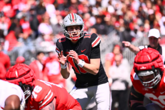 Miert a Ohio State iranyito Julian Sayin tortenelmi kihivasokkal nez szembe elso merkozesen