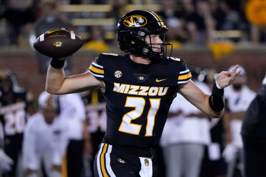 Missouri mindket negyedhatvedet Beau Pribulat es Sam Hornt is szerepelteti a szezonnyiton