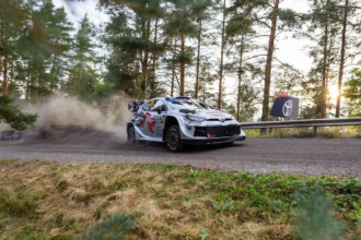 Rally Finnorszag Az esemeny elso napjat Jyvaskylaban az Elokapina tuntetesek arnyekoltak be