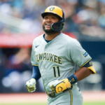 A Brewers jatekosa Jackson Chourio a legfiatalabb MLB jatekos aki egymas utan ket 20 20 as szezont teljesit