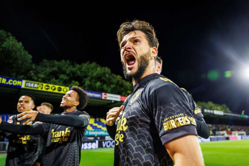 A Vitesse megszerezte elso pontjat a focihoz valo visszaterese ota