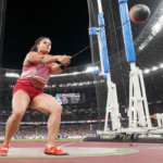 A kanadai kalapacsveto Rogers megorzi vilagcimet Tokioban