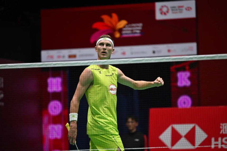 Axelsen lenyugoz visszaterese a kovetkezo korbe a Kinai Mestereken