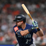 Cal Raleigh 57 hazai futasa Ken Griffey Jr egy szezonbeli rekordjat donti meg