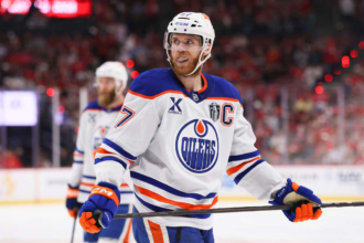 Edmonton Oilers bemutatja az Oil Country alternativ mezet a 2025 2026 os szezonra