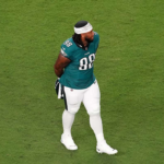 Jalen Carter kiallitast kapott nehany masodperccel az NFL szezonnyitoja elott mert lekopte Dak Prescotted