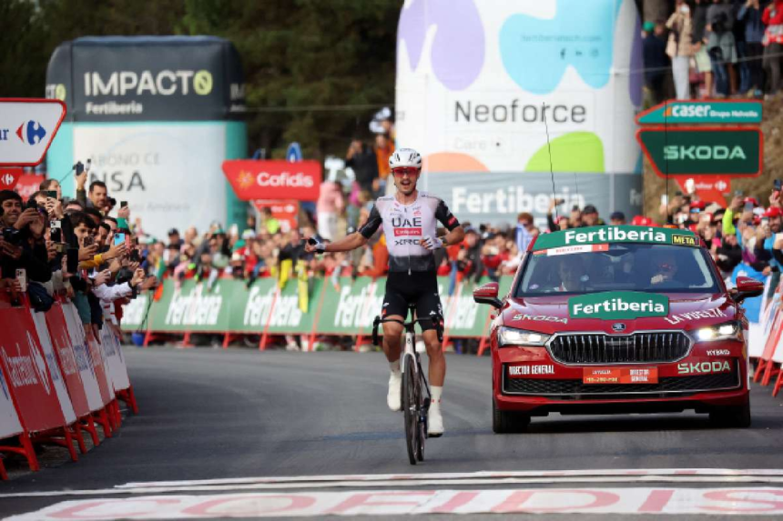 Jay Vine sprintelt a gyozelemert a Vuelta 10 szakaszan mig Jonas Vingegaard visszaszerezte a vezetest