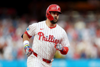 Kyle Schwarber a masodik Phillies jatekos aki eleri az 50 hazai futamot egy szezonban