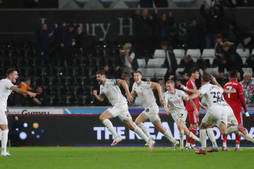 Postecoglou Nottingham Forest csapata a Swansea ket golja miatt kiesett az EFL Kupabol