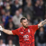 Salt gyors tonja vezeti Angliat a rekordponthoz mivel a hazigazdak megverik Del Afrikat az allomany kiegyenlitesehez