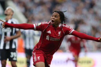 Tinedzser szenzacio Rio Ngumoha alairta elso profi szerzodeset a Liverpoollal