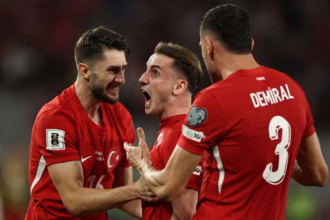 Torokorszag tulelte a masodik felidos felzarkozast Gruziatol hogy gyozelemmel kezdje a selejtezot