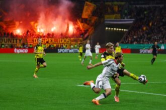 A Borussia Dortmund 11 esekkel legyozte az Eintracht Frankfurtot tovabbjutott a DFB Pokalban