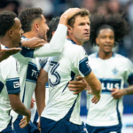 A Vancouver Whitecaps hazai palyan uraljak a Nyugati Konferencia versenyt