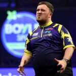 Luke Littler visszamegy az agyba a forgalmi dugo utan miutan veget er a Jatekos Bajnoksag remenye