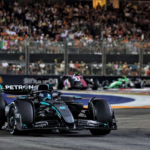 Russell megnyeri a Szingapuri GP t a McLaren megszerzi az epitok cimet