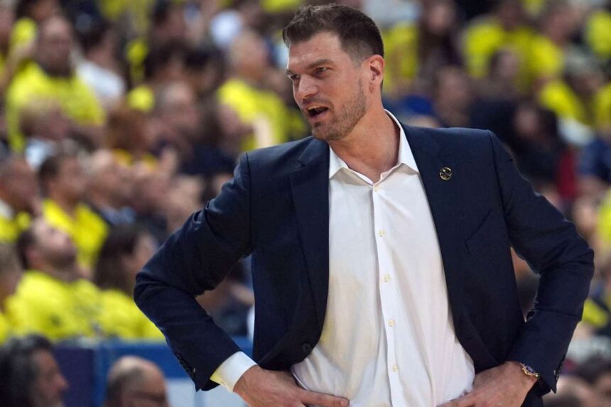 Tiago Splitter tortenelmet ir mint az elso brazil edzo az NBA ben Chauncey Billups letartoztatasa utan