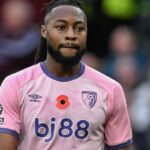 A Bournemouth nem tartja Semenyot az akarata ellenere mondja az ugyvezeto igazgato