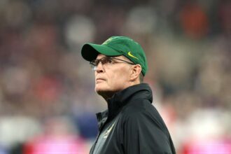 A Springbok edzoje Rassie Erasmus megdobbent az ujabb piros laptol Olaszorszag ellen aratott gyozelem soran