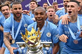 A korabbi Man City sztar Fernandinho bejelentette visszavonulasat