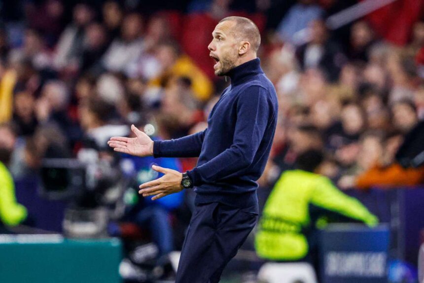 Az Ajax vezetoje John Heitinga leertekeli a Galatasaray elleni vereseget a jo 60 perc utan