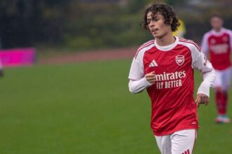 Az Arsenal tinedzsere Luis Munoz tortenelmet ir mint a legfiatalabb UEFA Ifjusagi Liga jatekos