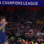 Az Atletico t megbirsagoltak a szurkolok rasszista magatartasa miatt az Arsenal Bajnokok Ligaja merkozesen