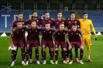 Dania ellenfele 12 orat keslekedett a remalomszeru uton a kulcsfontossagu vb selejtezo elott