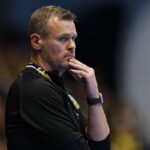 Ikast edzot rugtak ki egy oraval a 13 golos vereseg utan a Team Esbjerg ellen