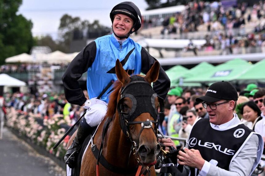 Jamie Melham Fel Yours t tortenelmi Caulfield Melbourne Kupa duplara kormanyozza