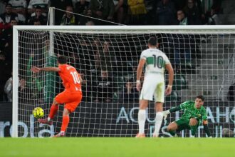 Kes Oyarzabal bunteto menti meg a Real Sociedadt a dontetlentol az ellovas Elche ellen