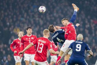 McTominay szenzacios golja es a kesoi drama megmenti Skociat a vilagbajnoki helyert Dania ellen