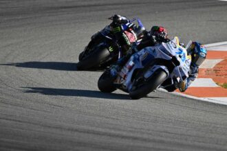 MotoGP Alex Marquez siman nyeri a valenciai sprintet Pedro Acosta elott