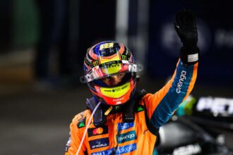 Piastri pole poziciot szerez a katari Forma 1 es versenyen Norris elott Verstappen negyedik