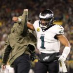 Sasok legyoztek a Packers t 10 7 re Lambeauban ezzel sorozatban harmadik gyozelmuket arattak
