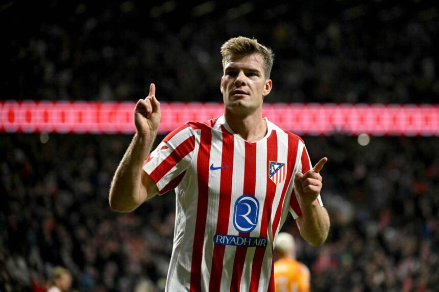 Sorloth ketszer betalal az Atletico Madrid legyozi Ovideot hogy tovabbra is a ket ellovas nyomaban maradjon
