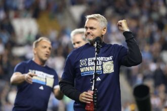 bradley carnellt del afrikabol az mls ev edzoje lett