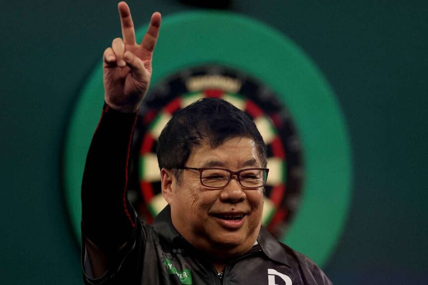 A 71 eves Paul Lim a legidosebb gyoztes a PDC Vilagbajnoksag torteneteben