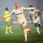A Lens megszilarditja Ligue 1 es vezeteset a Nantes felett aratott kesoi gyozelemmel