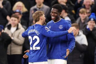 Az Everton siman legyozte a Nottingham Forestot es bejutott az otodik helyre