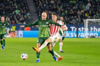 Eriksen hazaterne csaladjaval palyafutasa vege utan A danok tiszteletben tartjak a maganeletunket